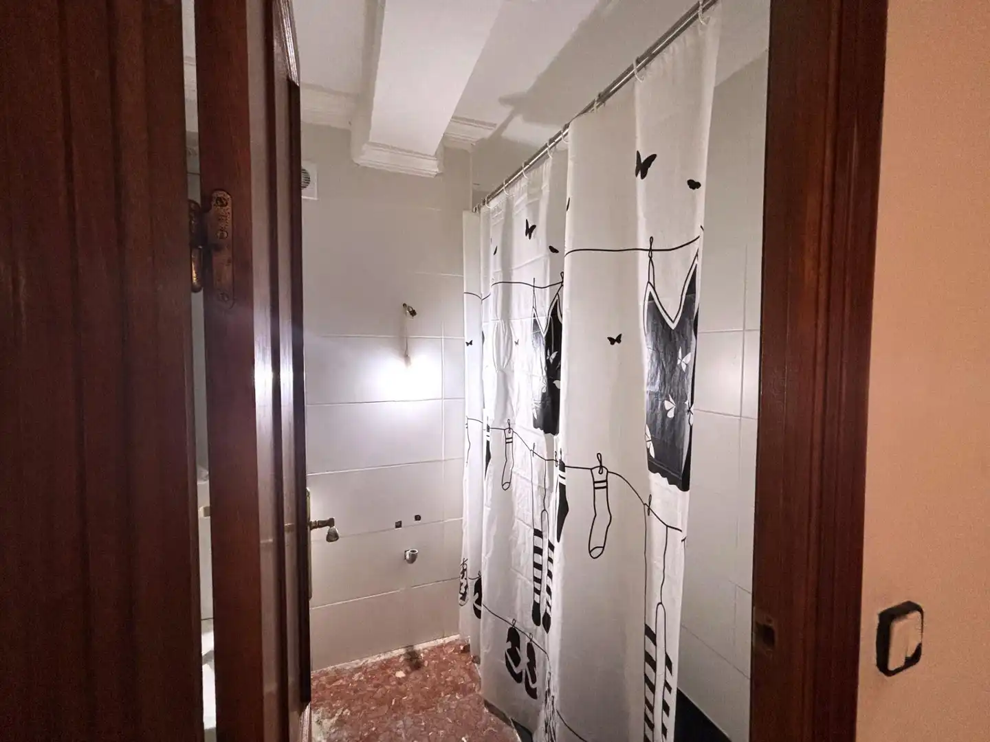 Bany de Pis en venda en Camas amb Balcó
