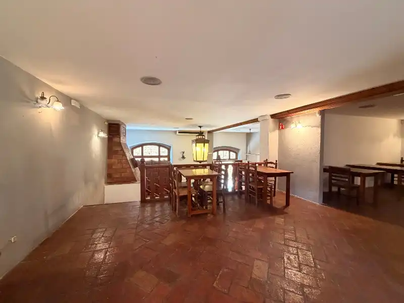 Edificio en venta en La Bisbal d'Empordà