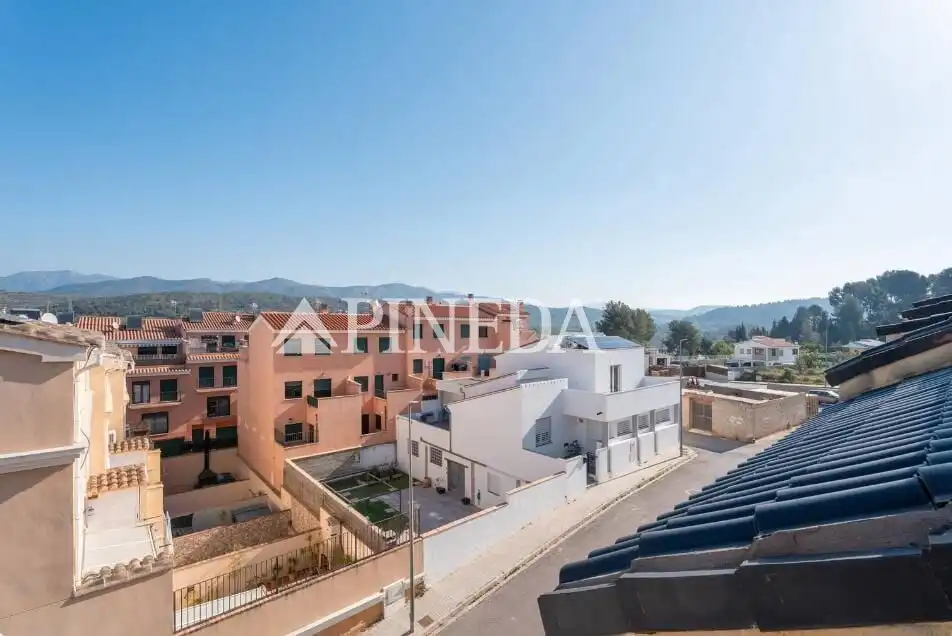Vista exterior de Casa adosada en venda en Soneja amb Aire condicionat, Calefacció i Terrassa
