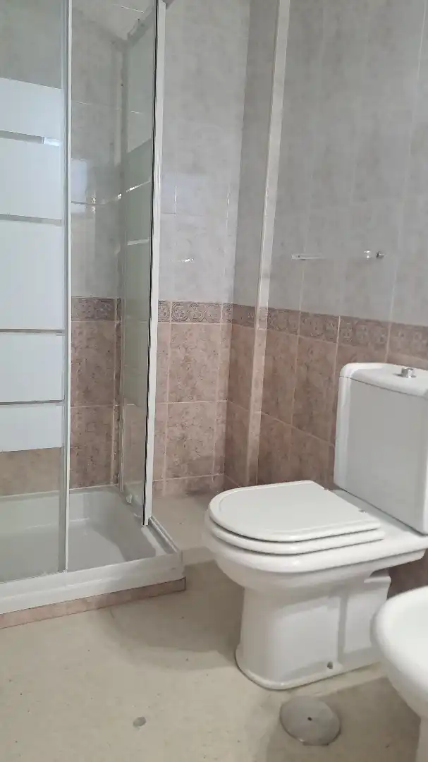 Baño de Apartamento de alquiler en Las Palmas de Gran Canaria con Amueblado, Lavadora y Balcón