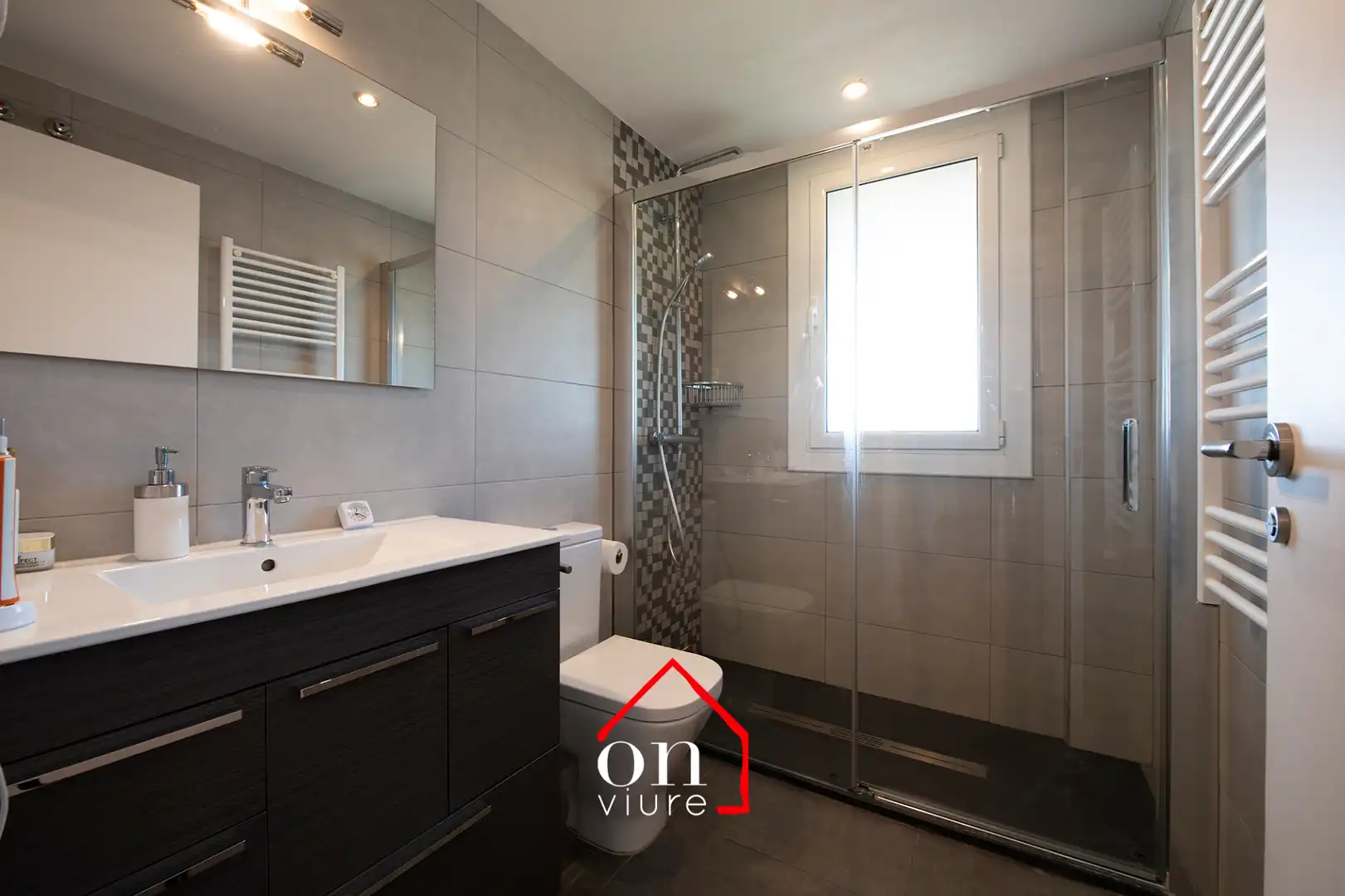 Bathroom of Attic for sale in Sant Cugat del Vallès  with Air Conditioner, Heating and Parquet flooring