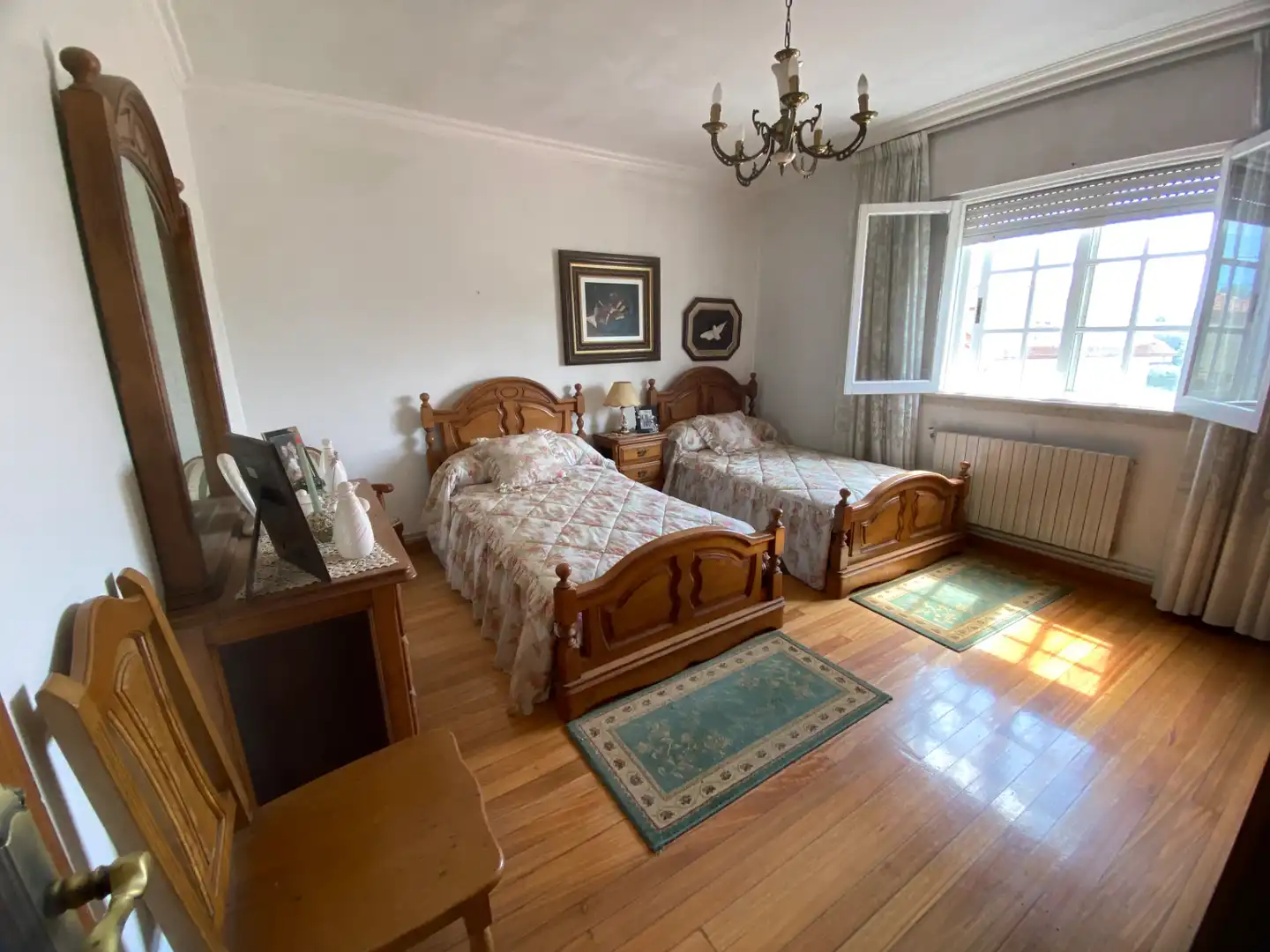 Dormitori de Casa o xalet en venda en A Pobra do Caramiñal amb Calefacció, Jardí privat i Parquet