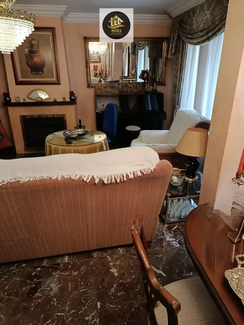 Sala d'estar de Casa o xalet en venda en Jaén amb Aire condicionat, Calefacció i Terrassa
