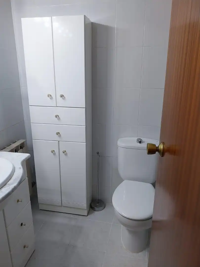 Bathroom of Flat for rent in Cornellà de Llobregat  with Air Conditioner, Heating and Balcony