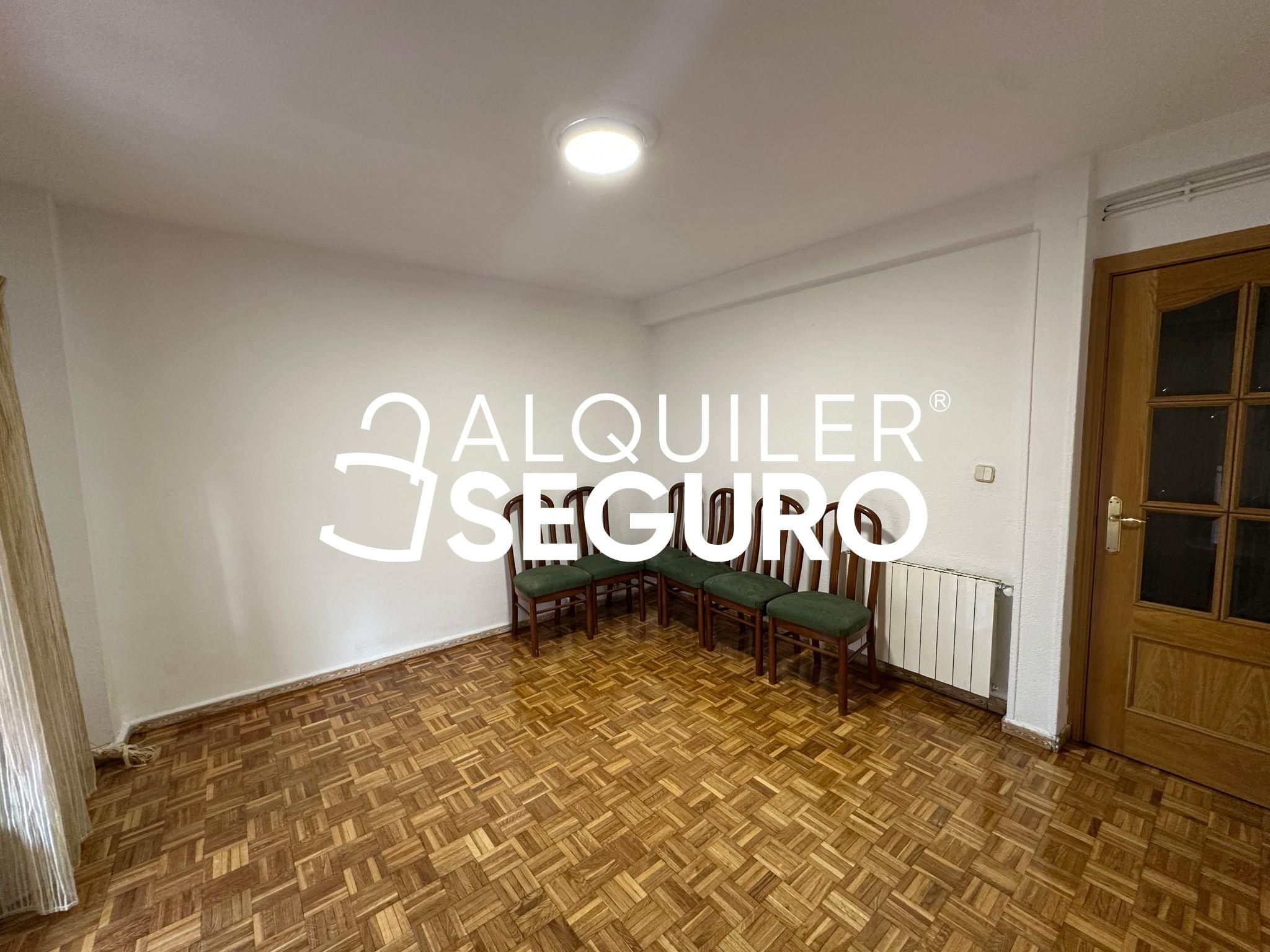 Dormitori de Pis de lloguer en  Madrid Capital amb Aire condicionat, Calefacció i Terrassa