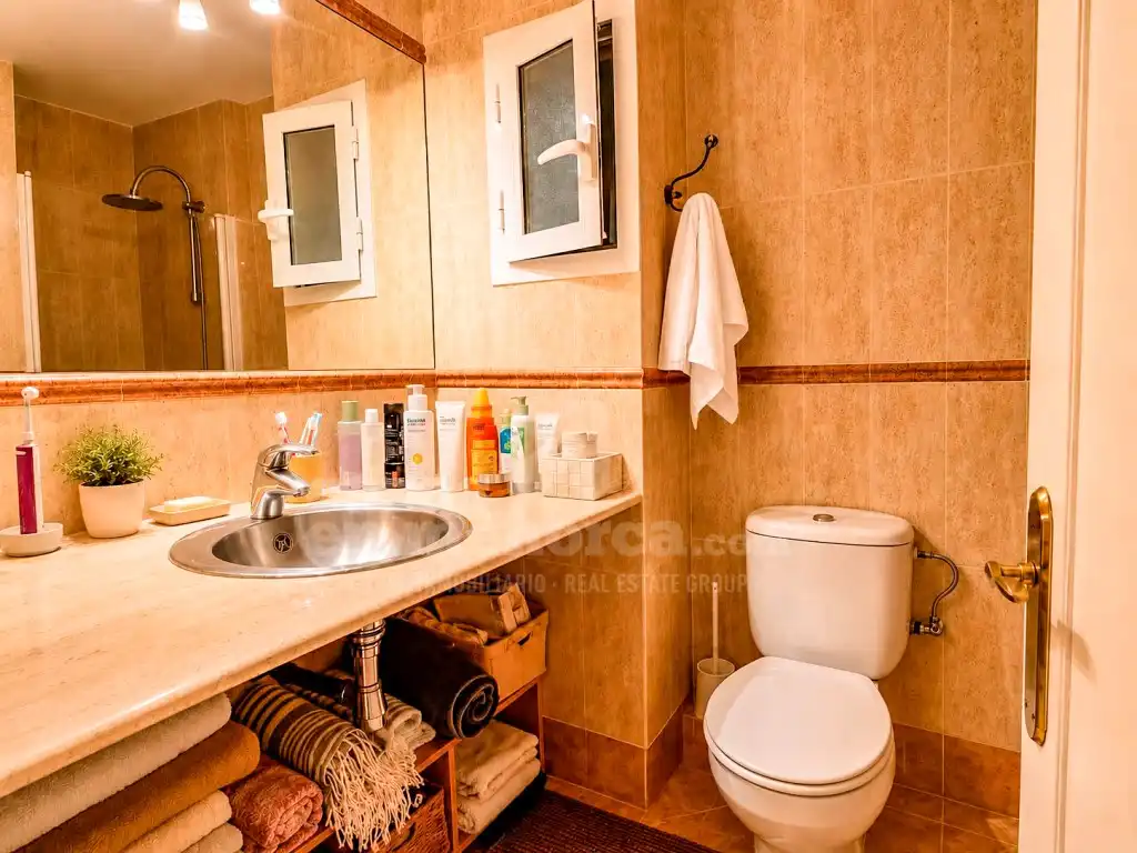 Bany de Apartament en venda en Es Castell amb Terrassa