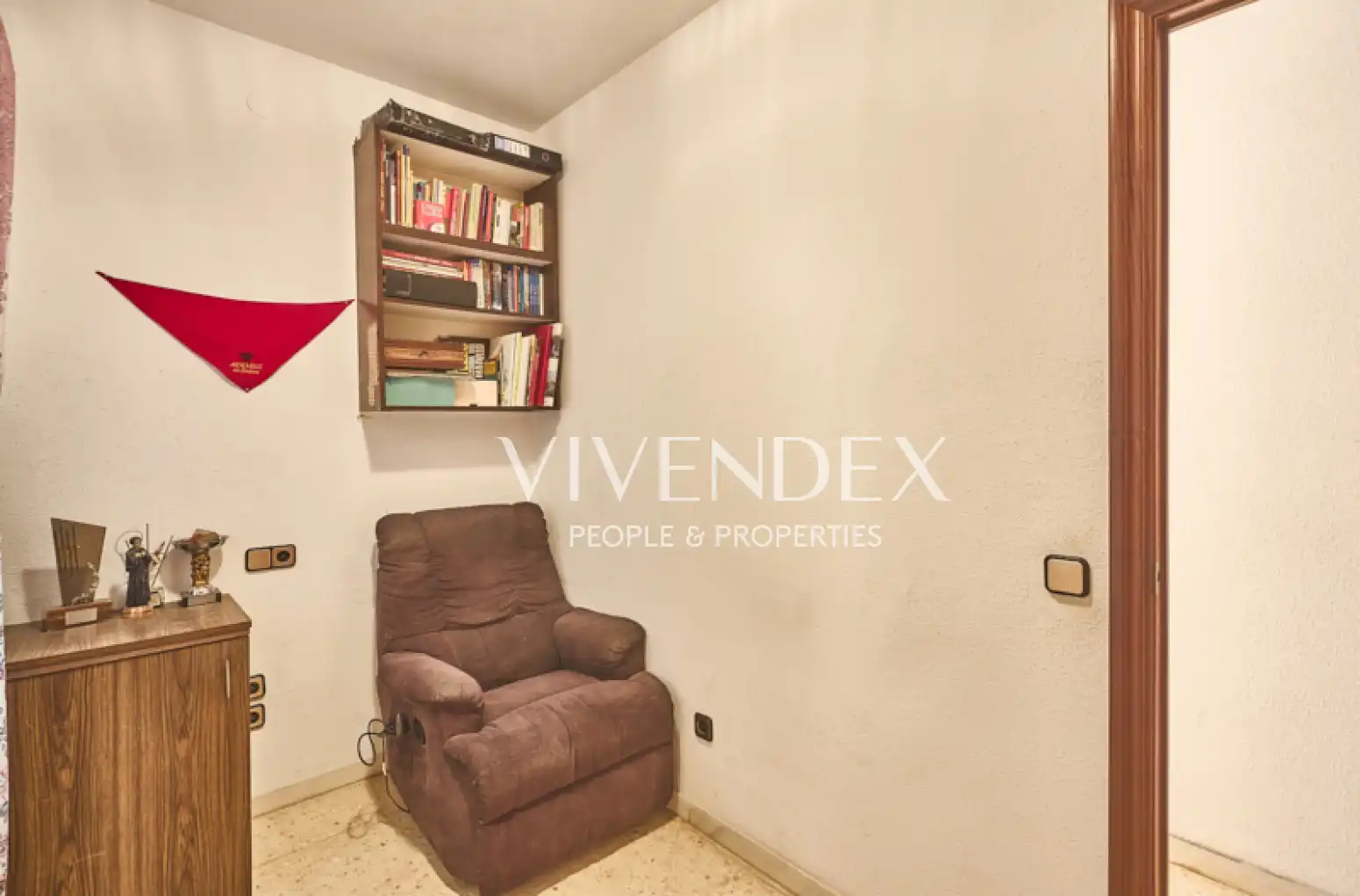 Habitación de Ático en venta en L'Hospitalet de Llobregat con Aire acondicionado, Calefacción y Terraza