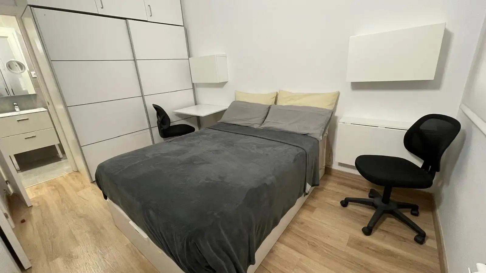 Dormitori de Planta baixa en venda en Barcelona amb Calefacció, Forn i Alarma