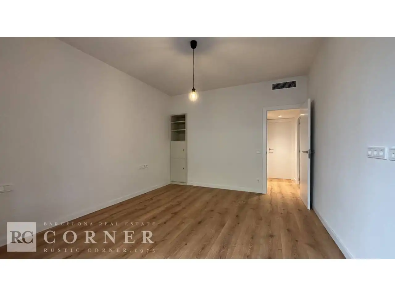 Flat for rent in Barcelona  with Air Conditioner, Heating and Terrace