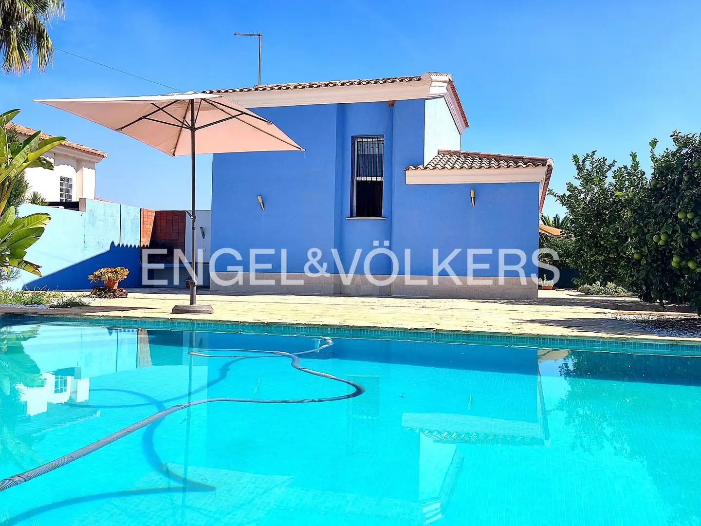 Swimming pool of Houses for rent in Picassent  with Air Conditioner, Heating and Private garden