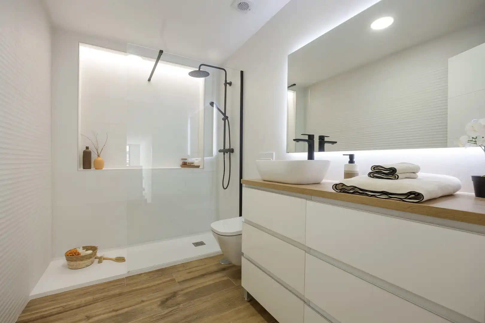 Baño de Casa adosada en venta en Madrid con Aire acondicionado, Amueblado y Alarma