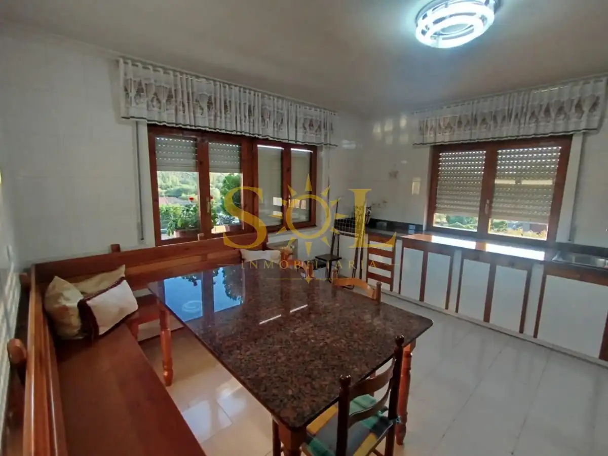 Cocina de Casa o chalet en venta en Carrocera con Calefacción, Jardín privado y Terraza