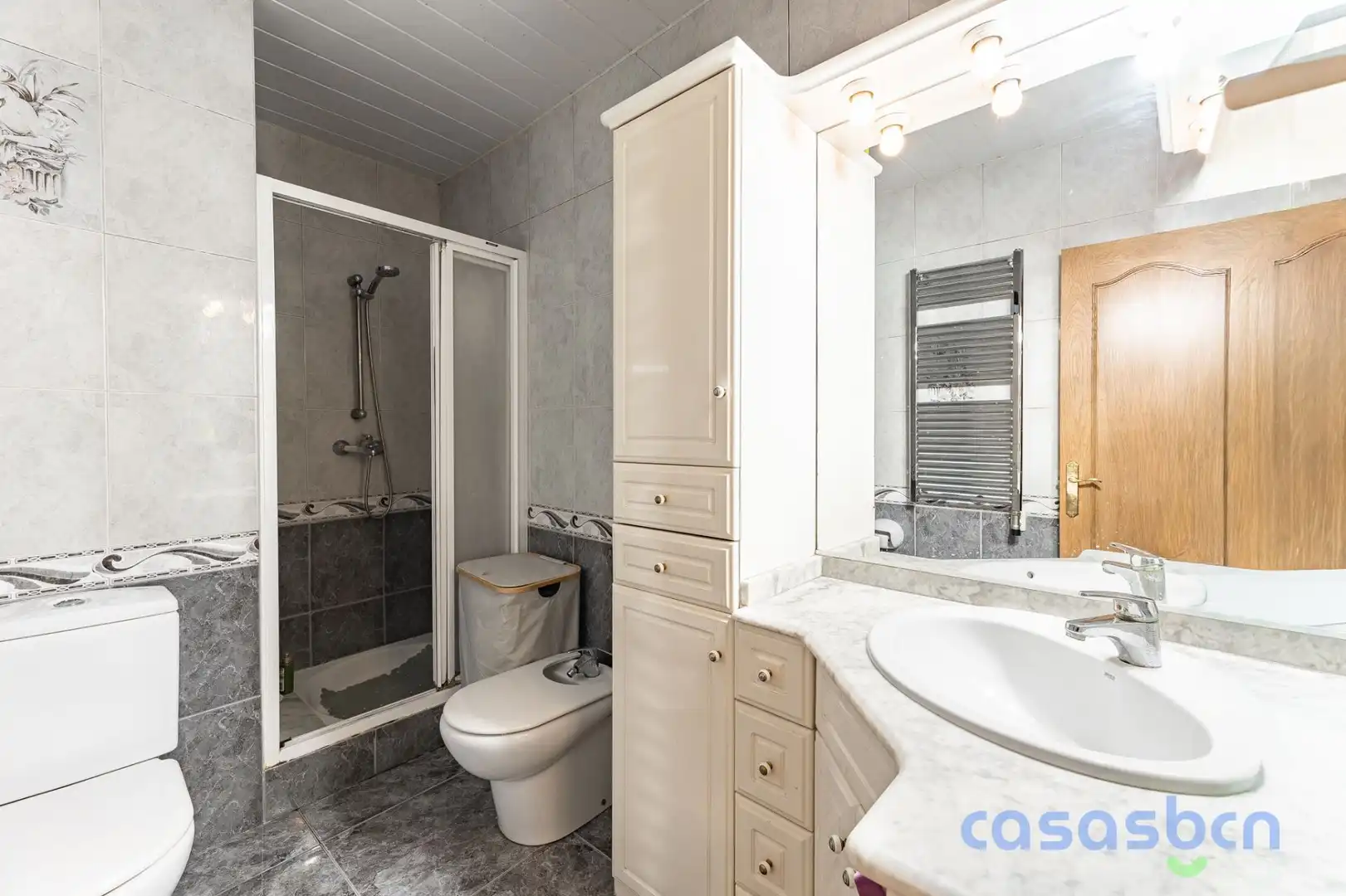 Badezimmer von Wohnung zum Verkauf in Viladecans mit Klimaanlage und Heizung