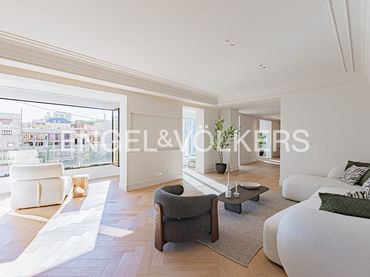Piso con ascensor en venta en Consell de Cent