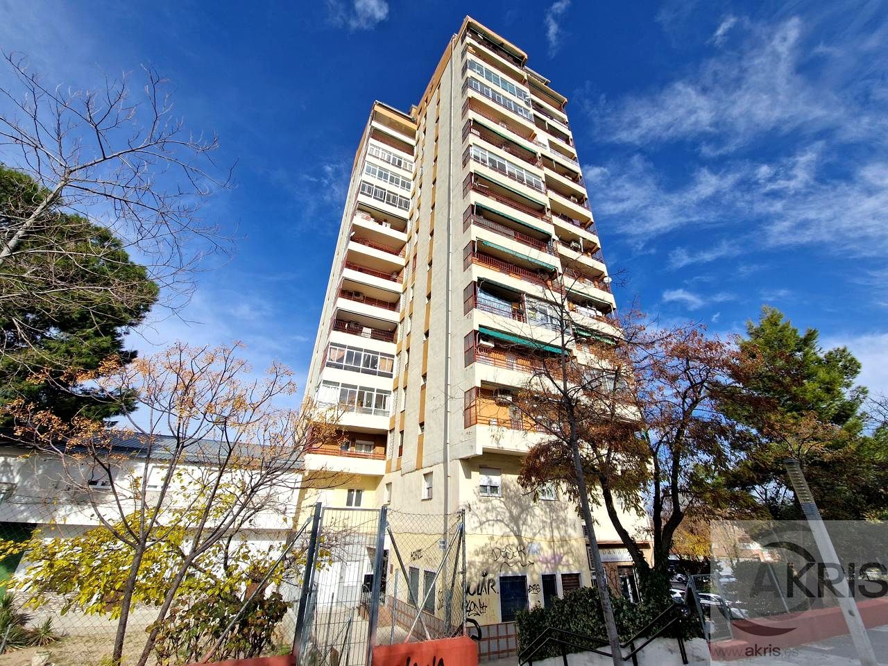 Vista exterior de Pis en venda en  Toledo Capital amb Calefacció, Terrassa i Balcó