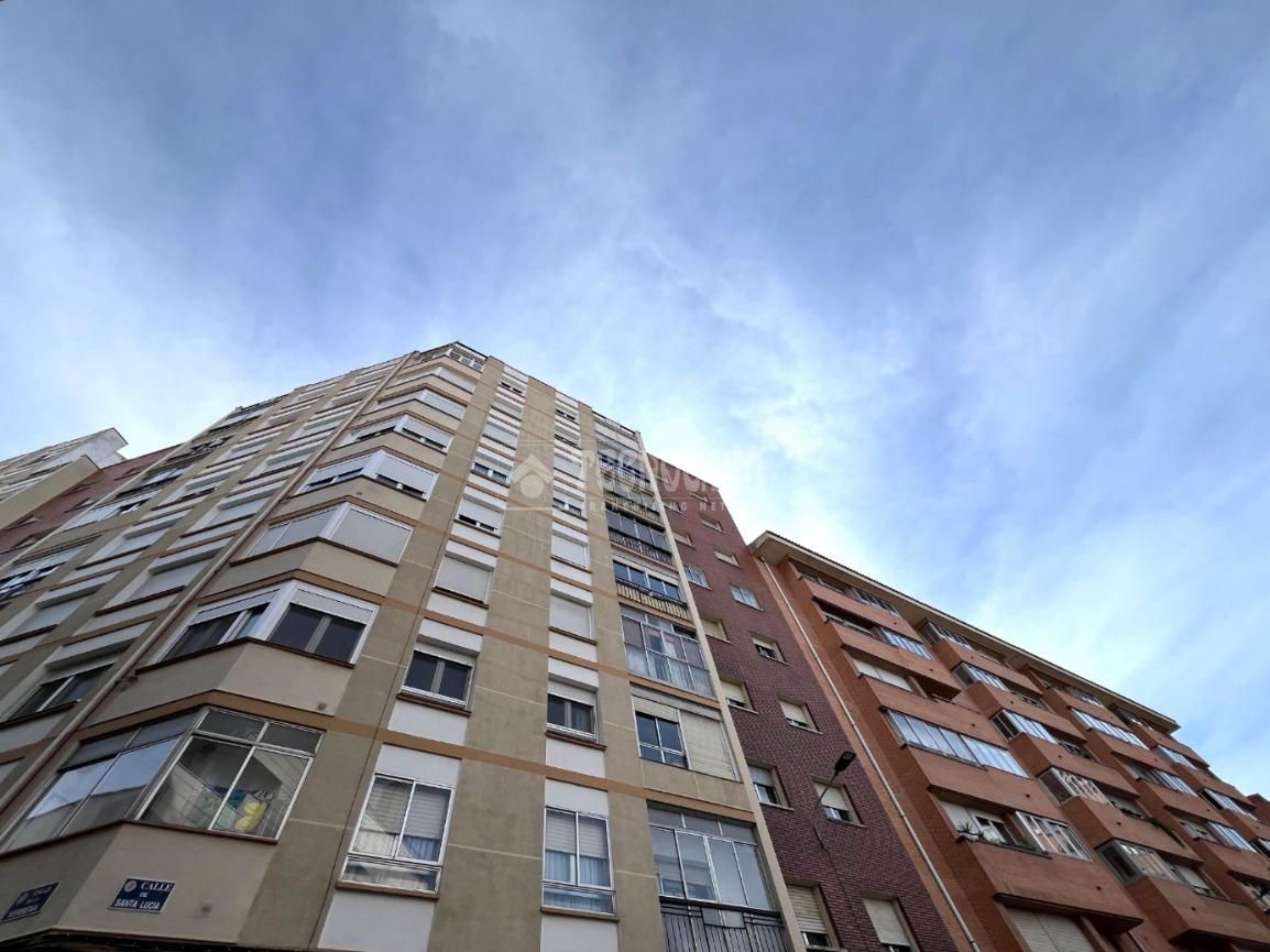 Exterior view of Flat for sale in Valladolid Capital  with Heating and Terrace
