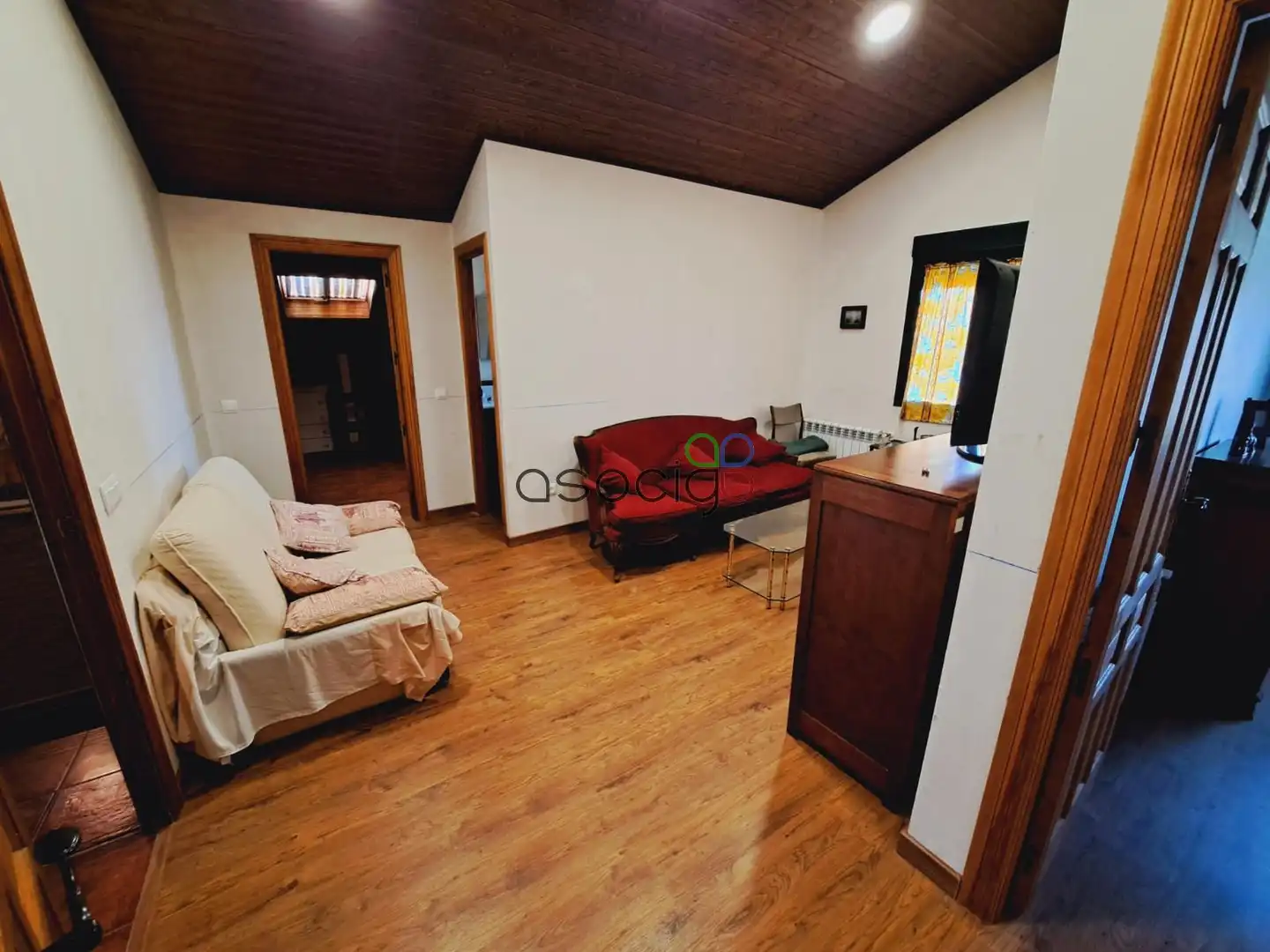 Sala de estar de Casa o chalet en venta en Solanillos del Extremo con Calefacción, Trastero y Piscina