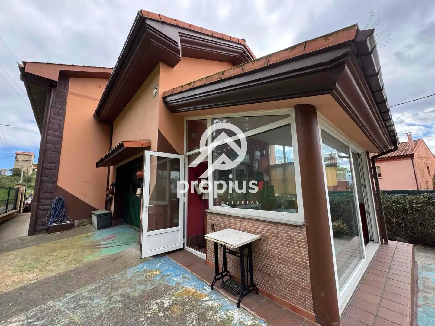 Exterior view of Houses for sale in Avilés  with Heating, Private garden and Parquet flooring