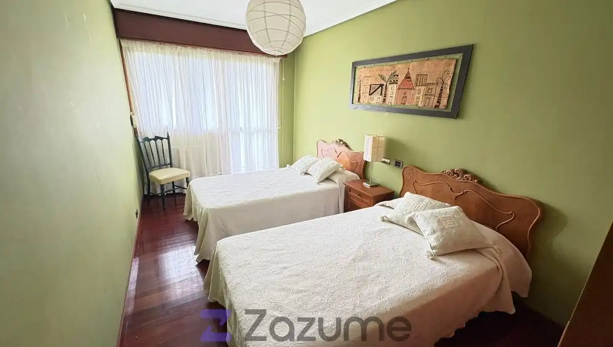 Habitación de Dúplex de alquiler en Noja con Jardín privado, Terraza y Piscina