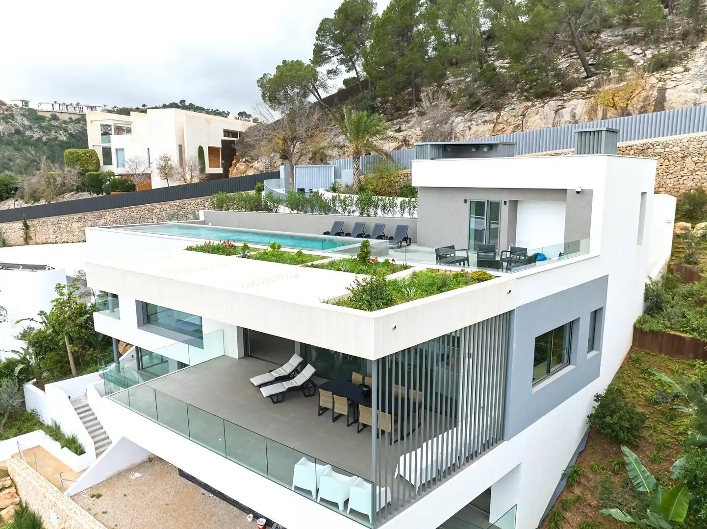 Detached house with pool for sale in Ponent
