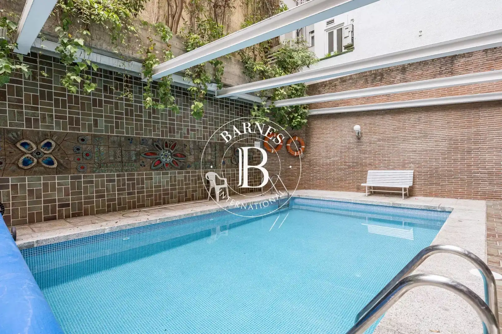 Swimming pool of Flat for rent in Madrid  with Air Conditioner, Heating and Private garden