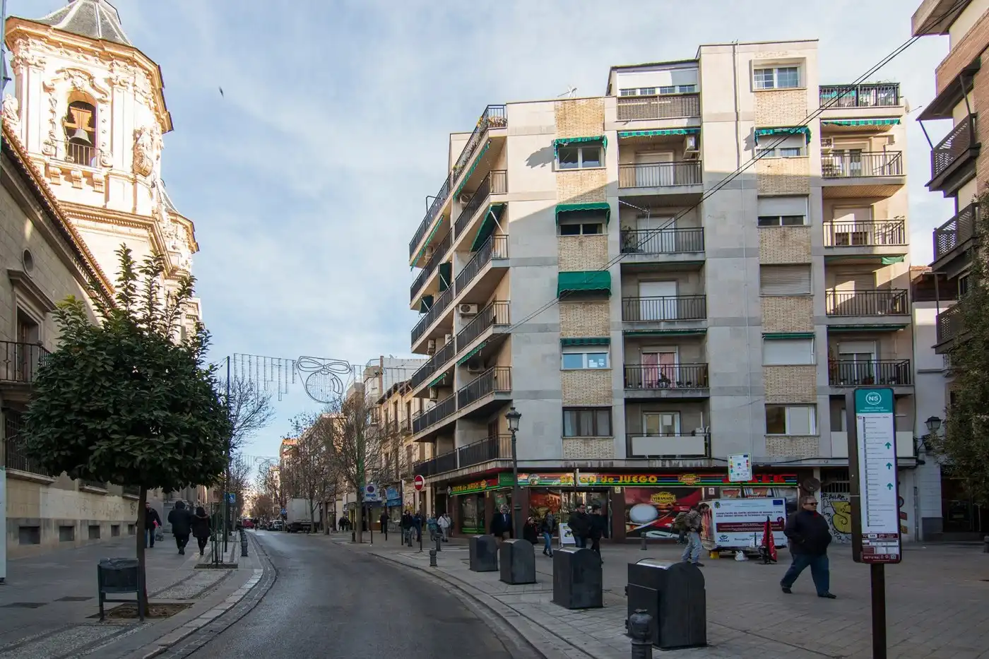 Vista exterior de Oficina de lloguer en Granada amb Aire condicionat, Calefacció i Alarma