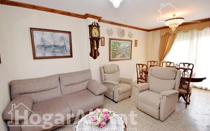 Living room of Flat for sale in Onda  with Air Conditioner and Balcony