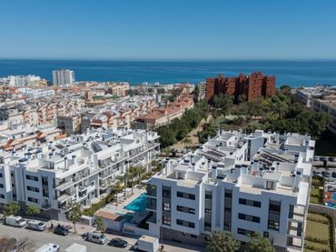 Apartamento con balcón en venta en Carlos Cano 16