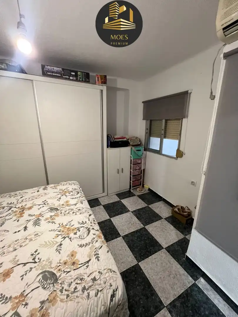 Dormitori de Pis en venda en Linares amb Aire condicionat, Calefacció i Terrassa