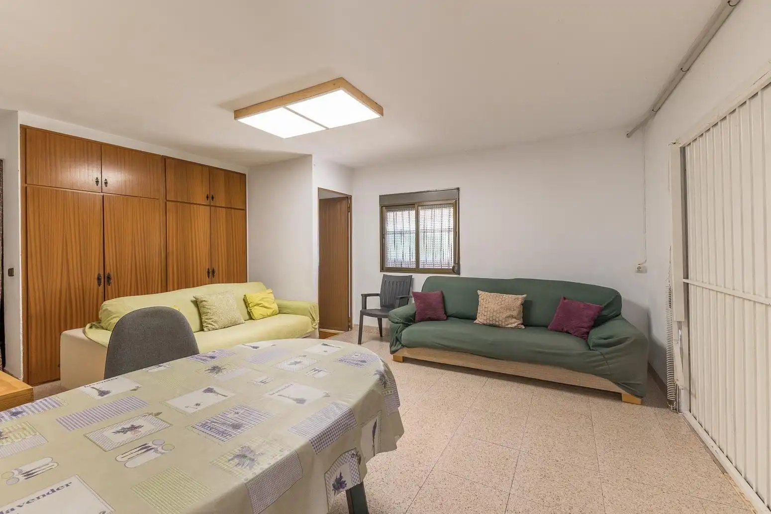 Sala de estar de Casa o chalet en venta en La Pobla de Vallbona con Aire acondicionado, Calefacción y Jardín privado