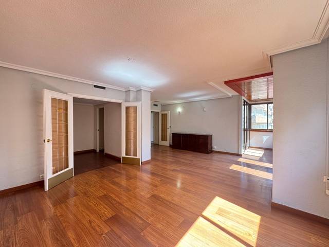 Piso en Venta en Ensanche - Diputación