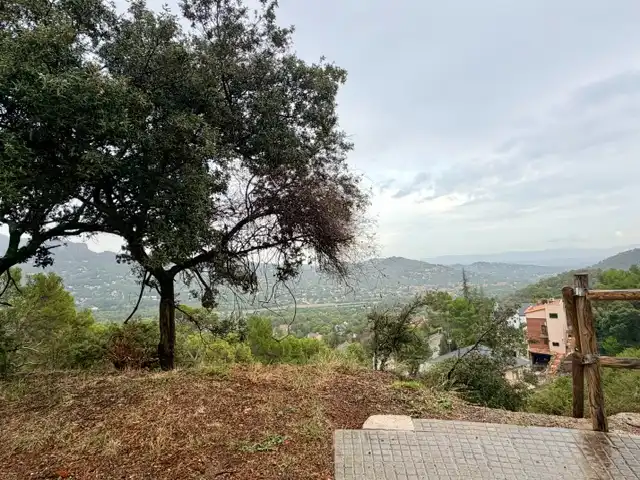 Terreny residencial en venda a Carrer del Raval de Roca Bruna