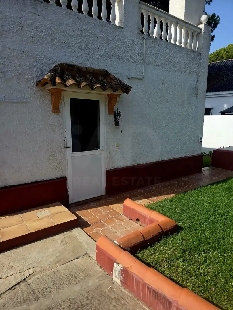 Chalet con piscina en venta en Las Lagunas - Campano, imagen 3