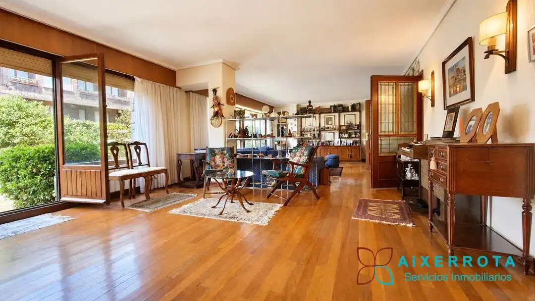 Comedor de Dúplex en venta en Getxo  con Calefacción, Jardín privado y Terraza
