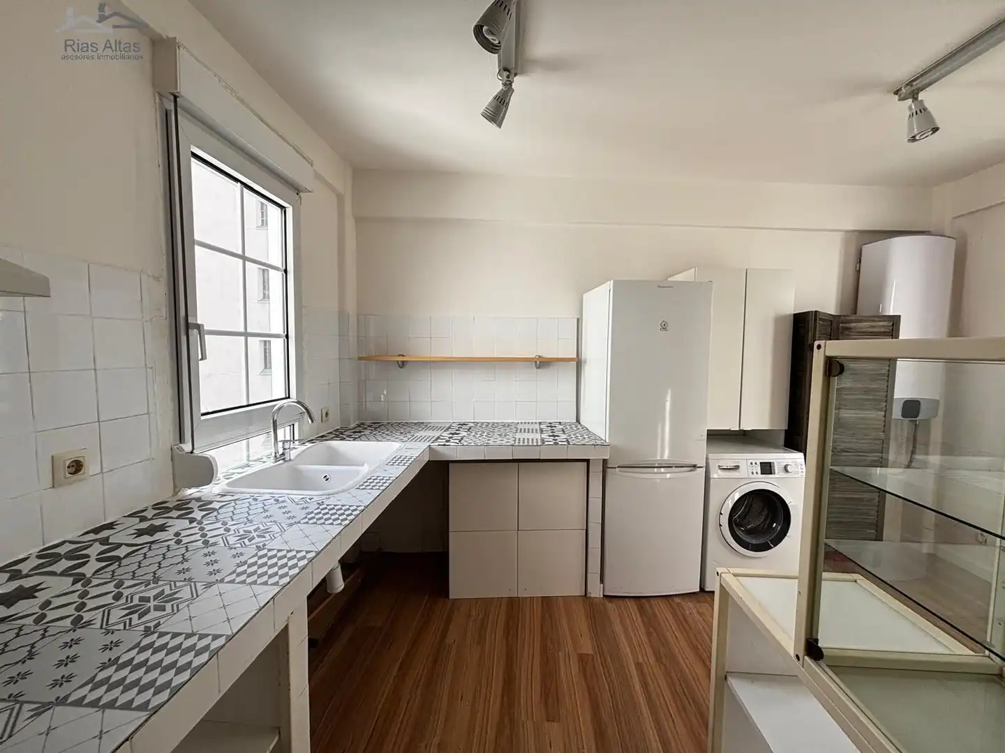 Cocina de Piso en venta en A Coruña Capital  con Calefacción y Balcón