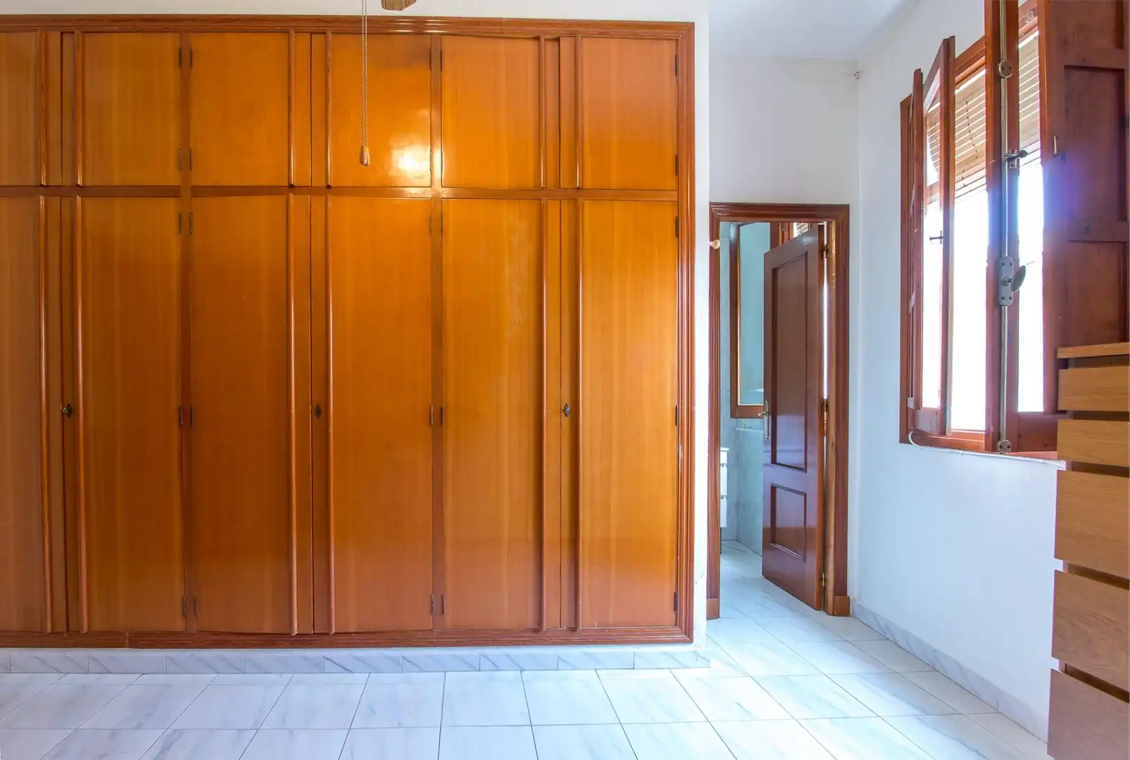 Buildings for sale in Mula