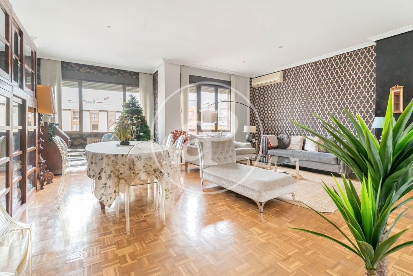 Sala de estar de Piso en venta en  Madrid Capital con Aire acondicionado, Calefacción y Terraza