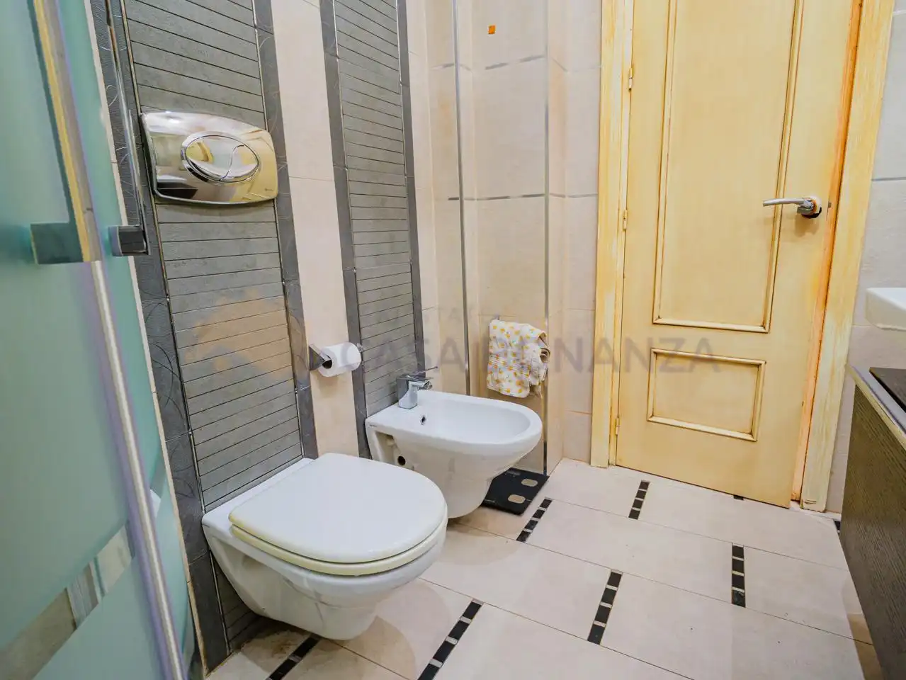 Bathroom of Flat for sale in Almuñécar  with Air Conditioner and Terrace