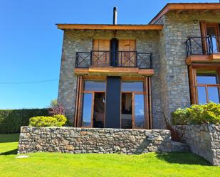 Außenansicht von Einfamilien-Reihenhaus miete in Fontanals de Cerdanya mit Terrasse und Balkon