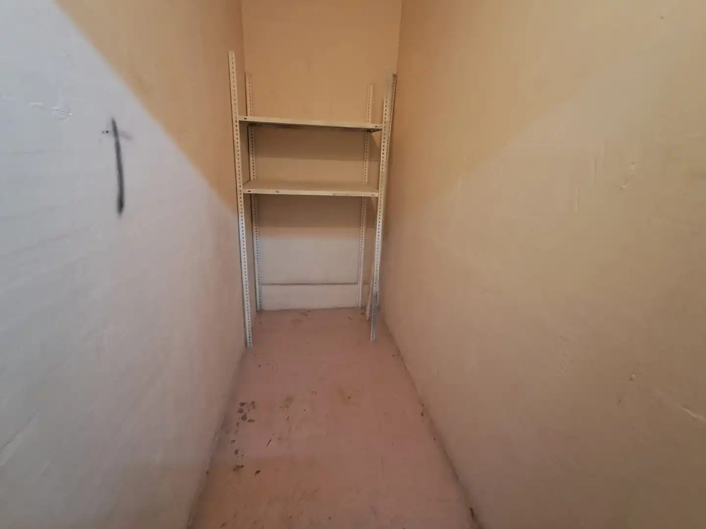 Apartments for rent in Madrid  with Air Conditioner, Heating and Storage room