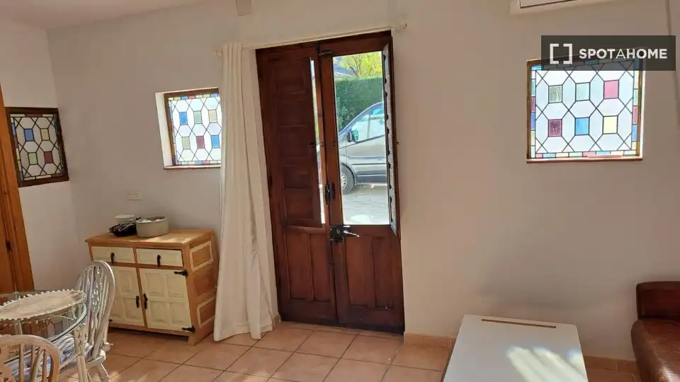 Apartamento para compartir en Villanueva del Trabuco con Aire acondicionado, Terraza y Amueblado