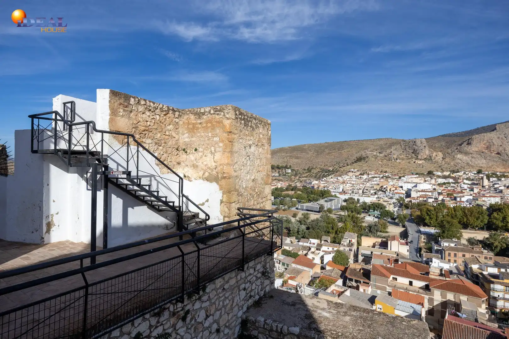 Einfamilien-Reihenhaus zum Verkauf in Calle de Nazar, Loja