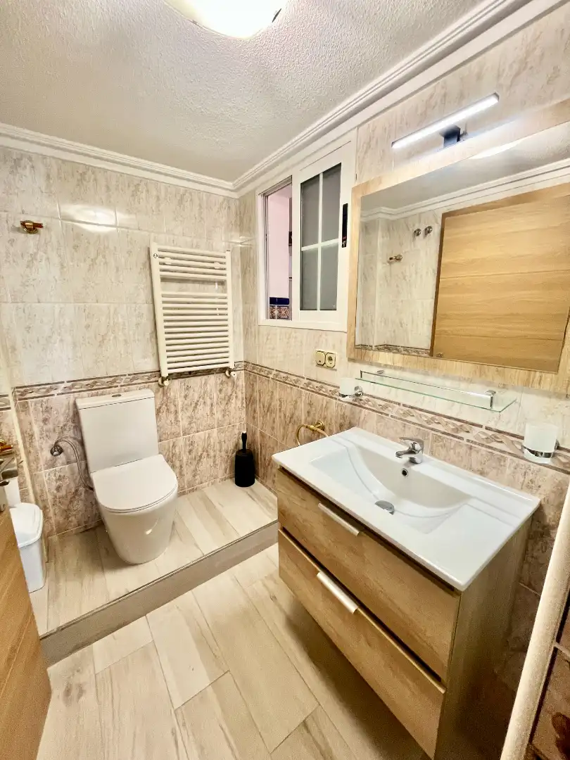 Baño de Casa o chalet en venta en Torrevieja con Aire acondicionado, Calefacción y Jardín privado
