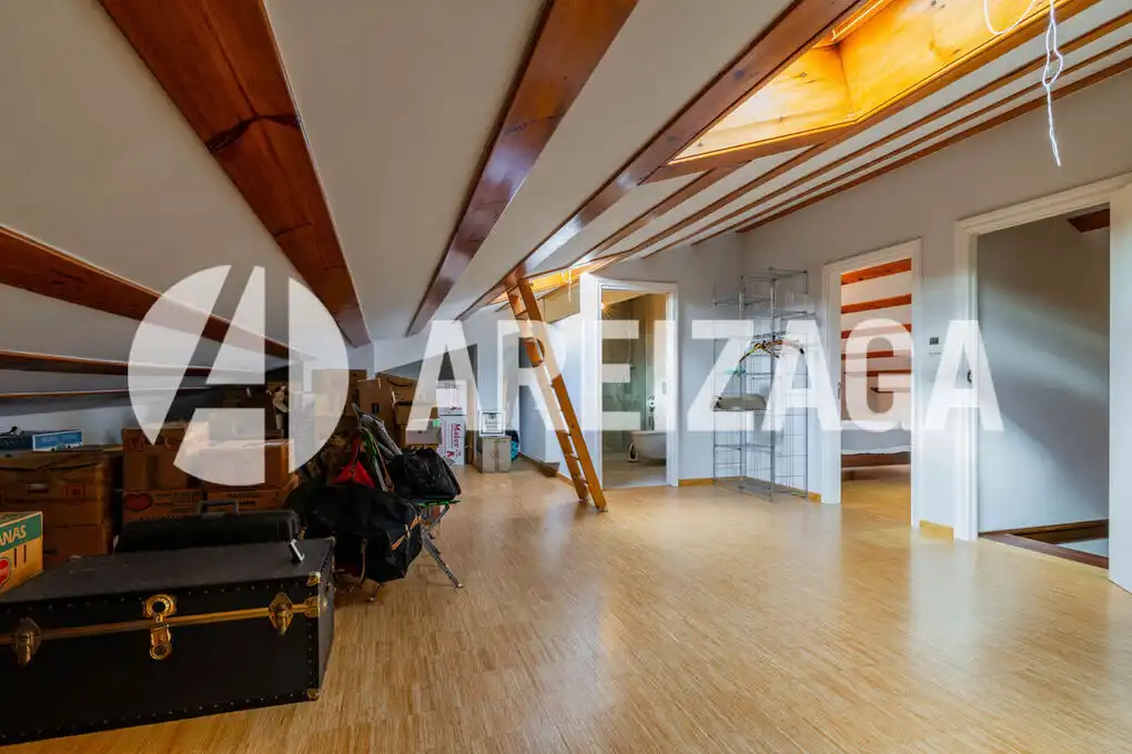 Piso en venta en Donostia - San Sebastián  con Calefacción, Terraza y Trastero
