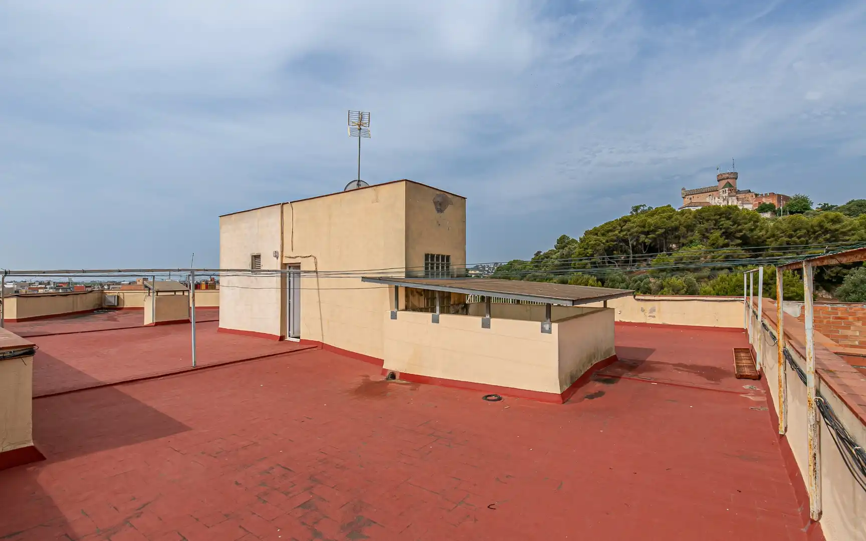 Vista exterior de Àtic en venda en Castelldefels amb Aire condicionat i Calefacció