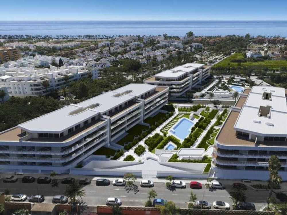Vista exterior de Apartament en venda en Marbella amb Aire condicionat, Terrassa i Piscina