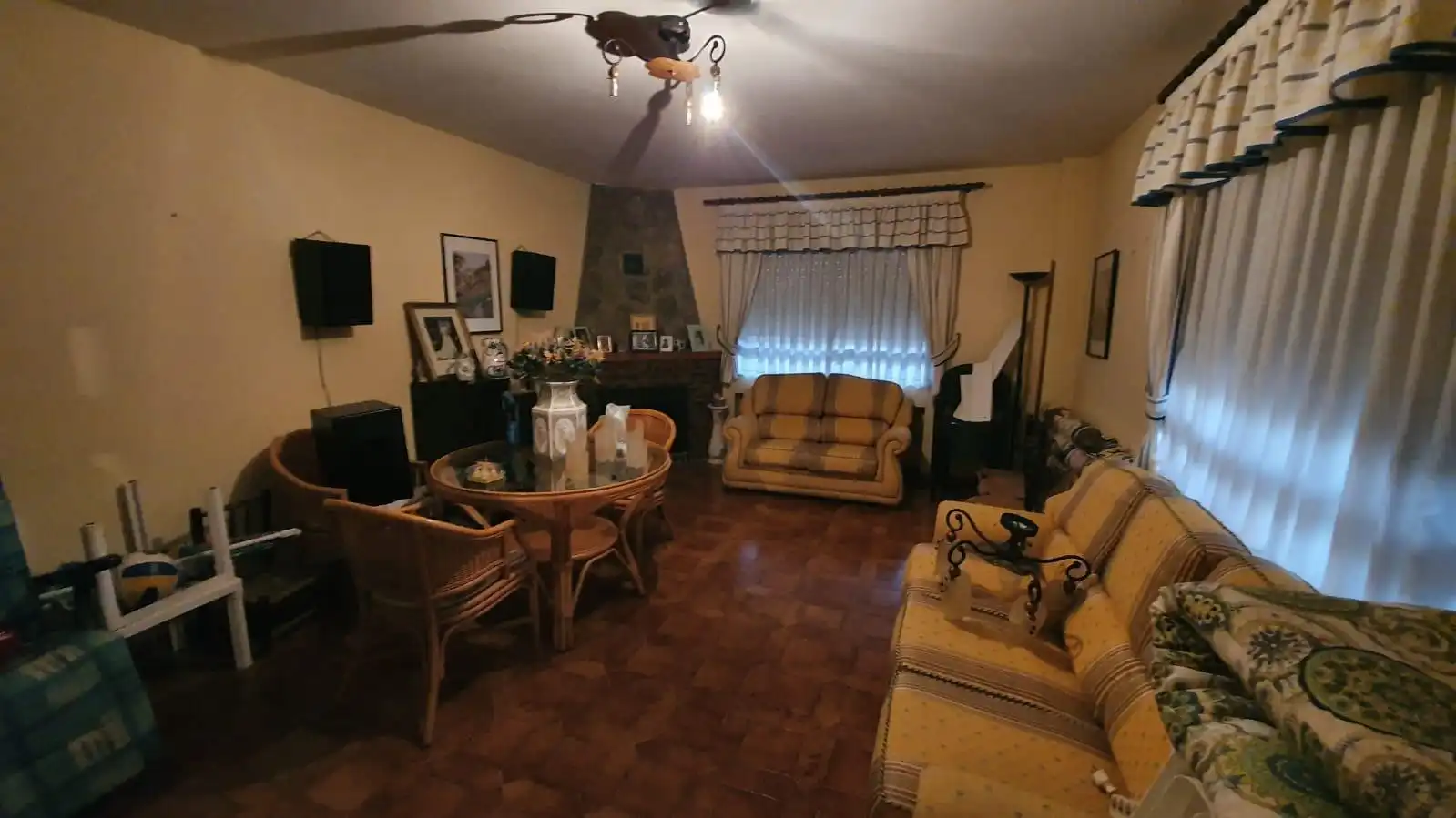 Sala de estar de Casa o chalet en venta en Aldea del Fresno con Aire acondicionado y Piscina