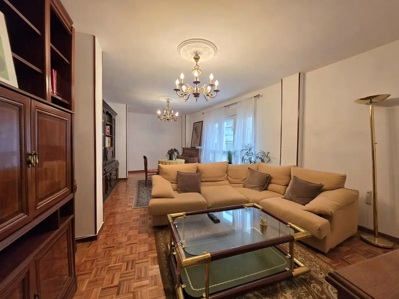 Sala de estar de Piso de alquiler en Oviedo  con Calefacción y Amueblado