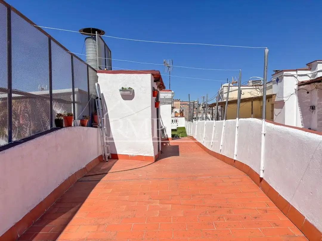 Vista exterior de Piso en venta en Barcelona con Terraza y Trastero