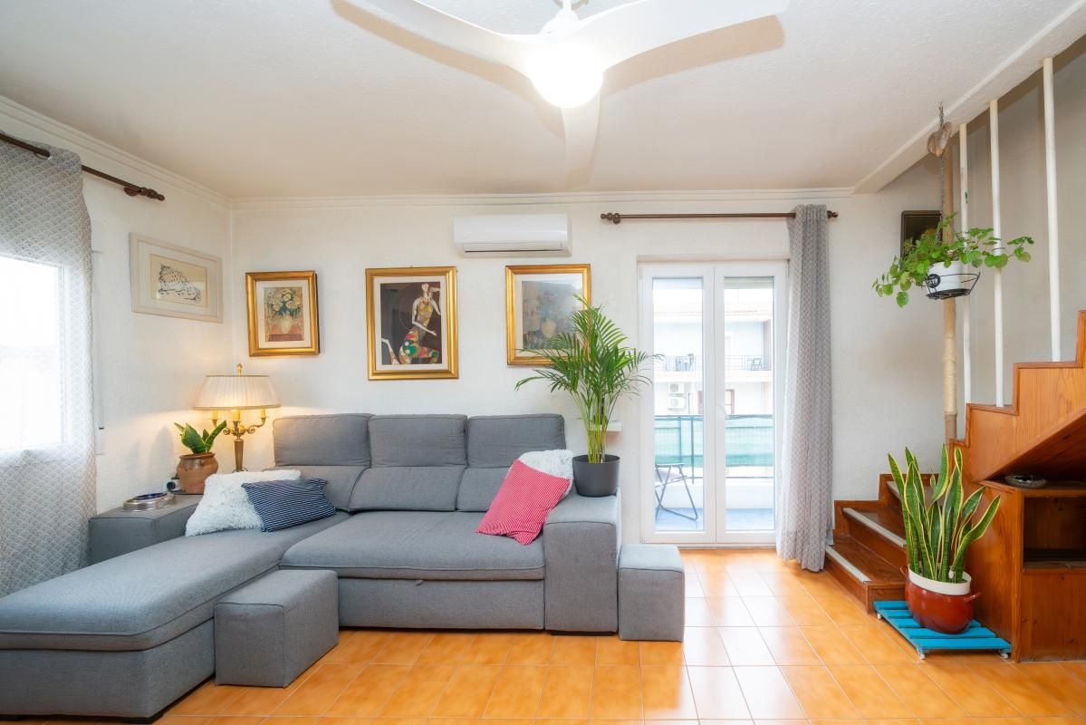 Sala de estar de Dúplex en venta en Alicante / Alacant con Aire acondicionado, Calefacción y Terraza